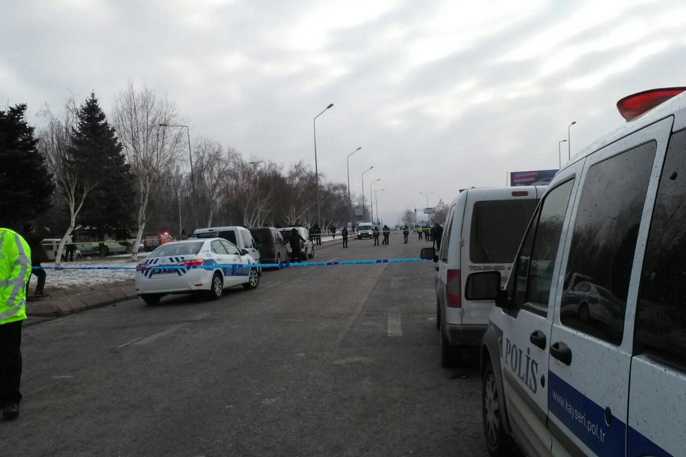 Kayseri’de halk otobüsüne bomba yüklü araçla saldırı Kayseri’de halk otobüsüne bomba yüklü araçla saldırı